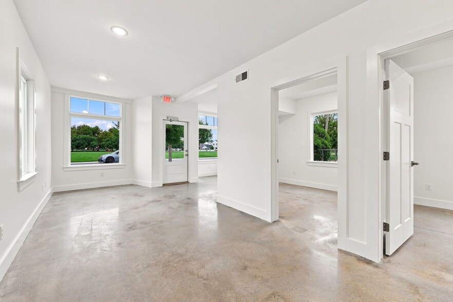 More Photos Of 112 Buckroe Ave, Hampton Storefront Retail Residential For Sale
