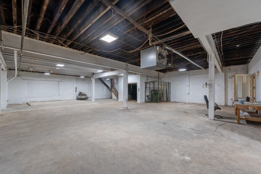 More Photos Of 140 N Kresson St, Baltimore Industrial For Sale