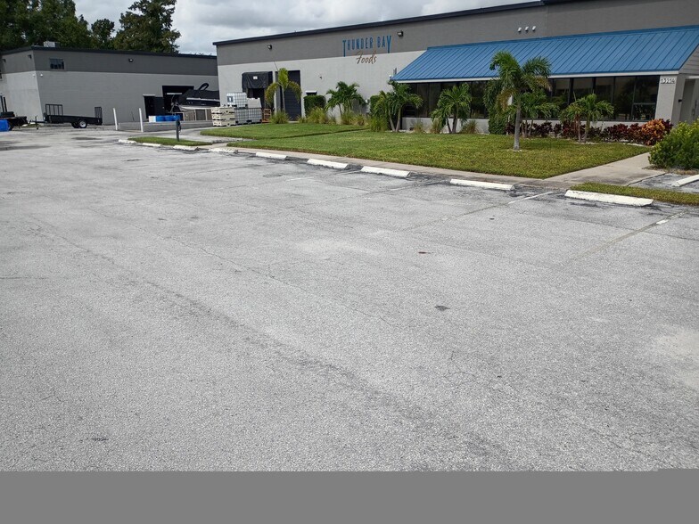 More Photos Of 13214 38th St N, Clearwater Warehouse For Sale