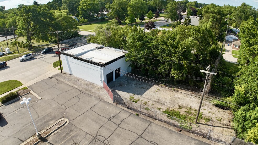 More Photos Of 5729-5731 S Beech Daly Rd, Dearborn Heights Warehouse For Sale