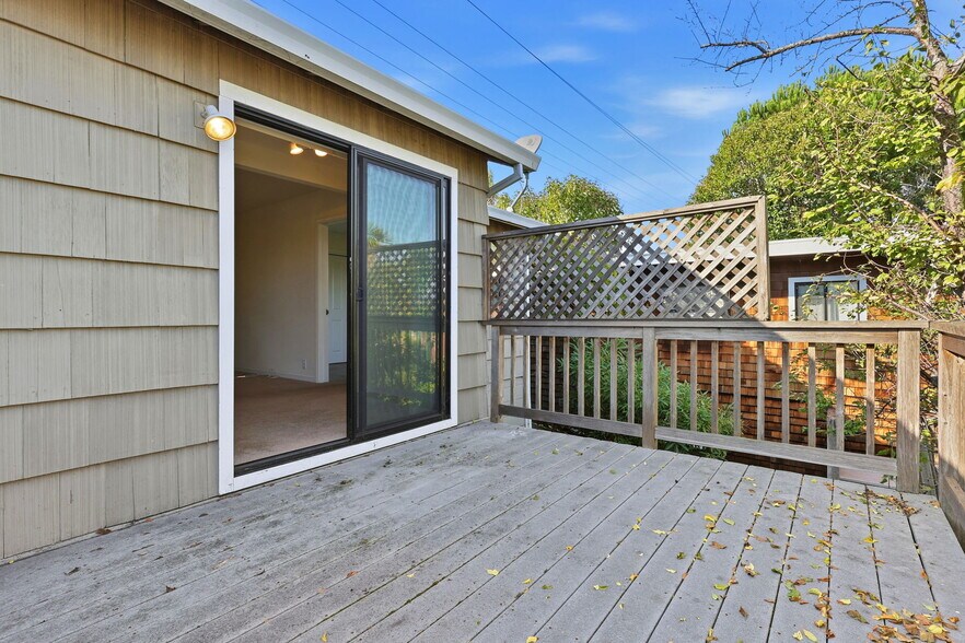 More Photos Of 834 Meadowsweet Dr, Corte Madera Multifamily For Sale