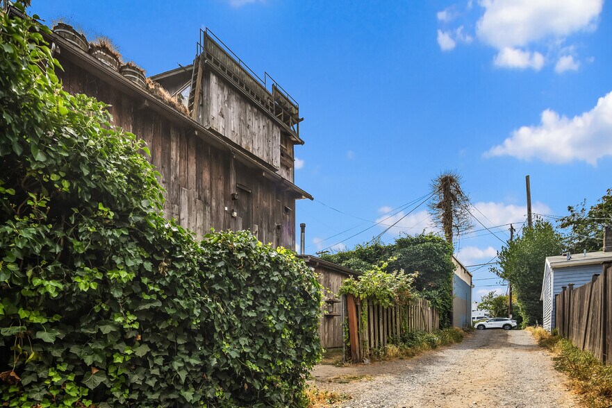 More Photos Of 652 NW 85th St, Seattle Apartments For Sale