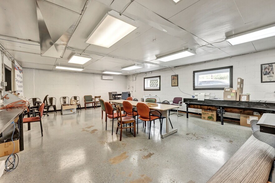 More Photos Of 203 Hershinger Rd, Coraopolis Office For Sale