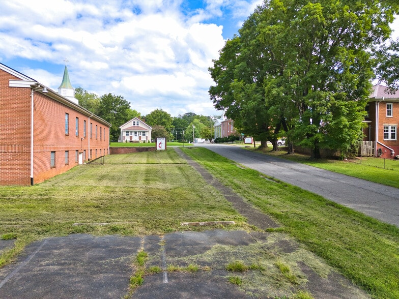 More Photos Of 1219 Second St, Radford Religious Facility For Sale