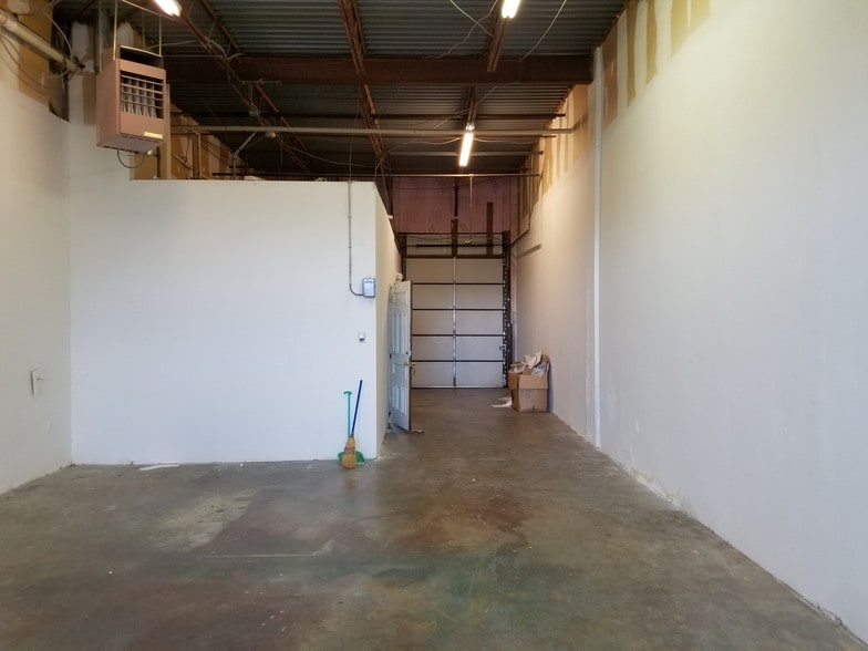 More Photos Of 18775 N Frederick Rd, Gaithersburg Warehouse For Lease