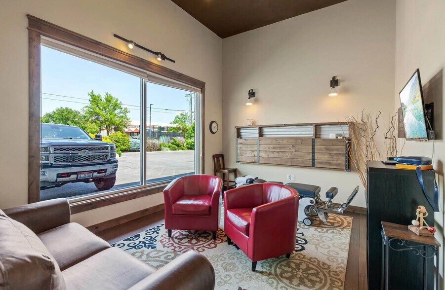 More Photos Of 210-214 W Sunset Ave, Coeur d'Alene Freestanding For Lease