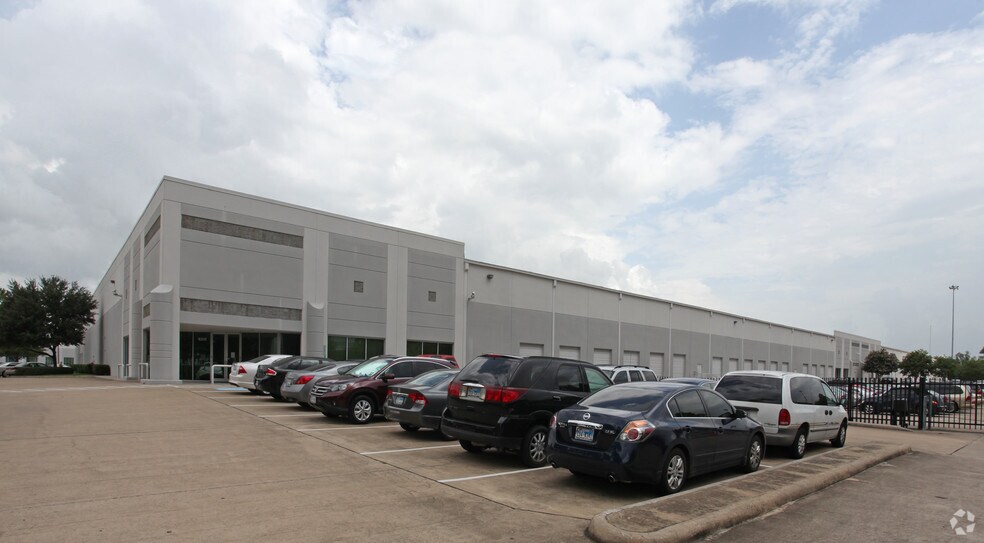 Primary Photo Of 6315 West by Northwest Blvd, Houston Unknown For Lease