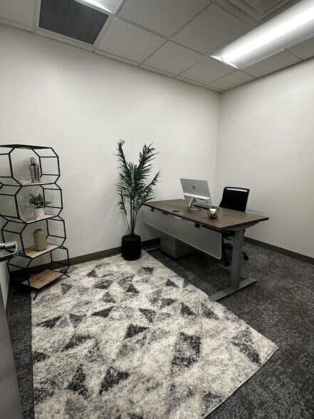 More Photos Of 214 Overlook Cir, Brentwood Office For Sale