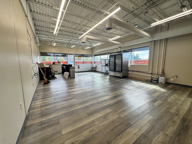 More Photos Of 132 Mendon Rd, Cumberland Storefront Retail Office For Lease