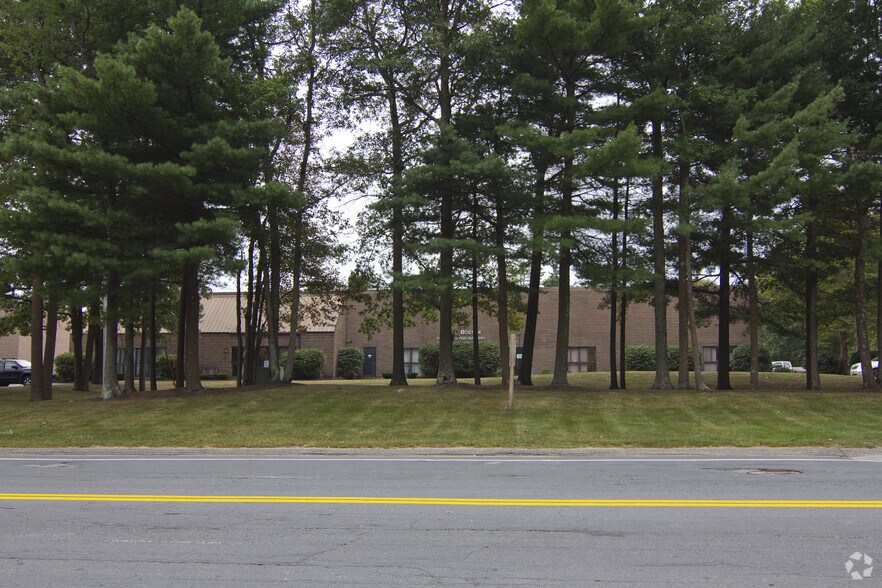 More Photos Of 106 Longwater Dr, Norwell Warehouse For Lease