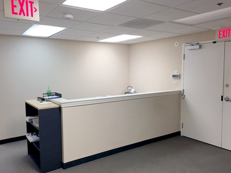 More Photos Of 2080 Silas Deane Hwy, Rocky Hill Medical For Lease