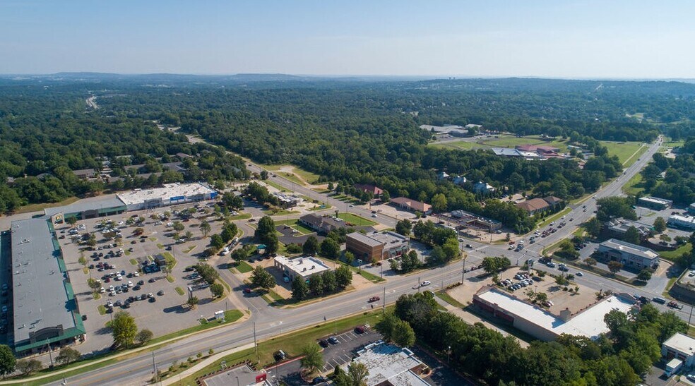 More Photos Of 2750 E Mission Blvd, Fayetteville Drugstore For Sale