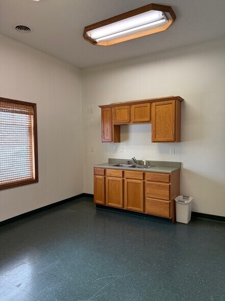 More Photos Of 3721 Rome Dr, Lafayette Medical For Lease