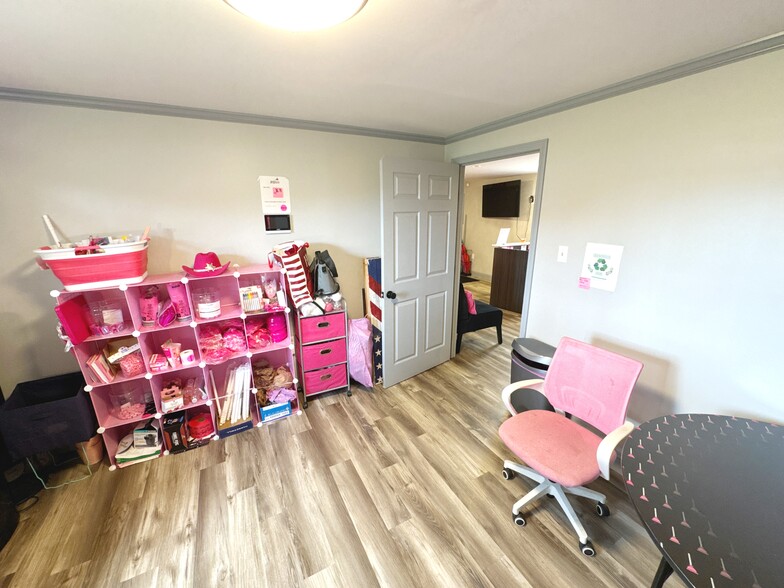 More Photos Of 1916 Jordan Ln NW, Huntsville Freestanding For Sale