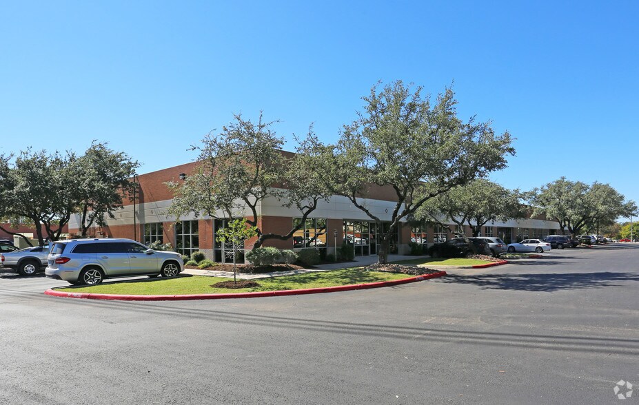 More Photos Of 12460 Network Blvd, San Antonio Research And Development For Lease