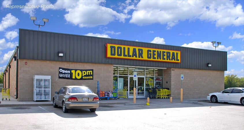 More Photos Of 769 Snow Rd N, Mobile Storefront For Sale