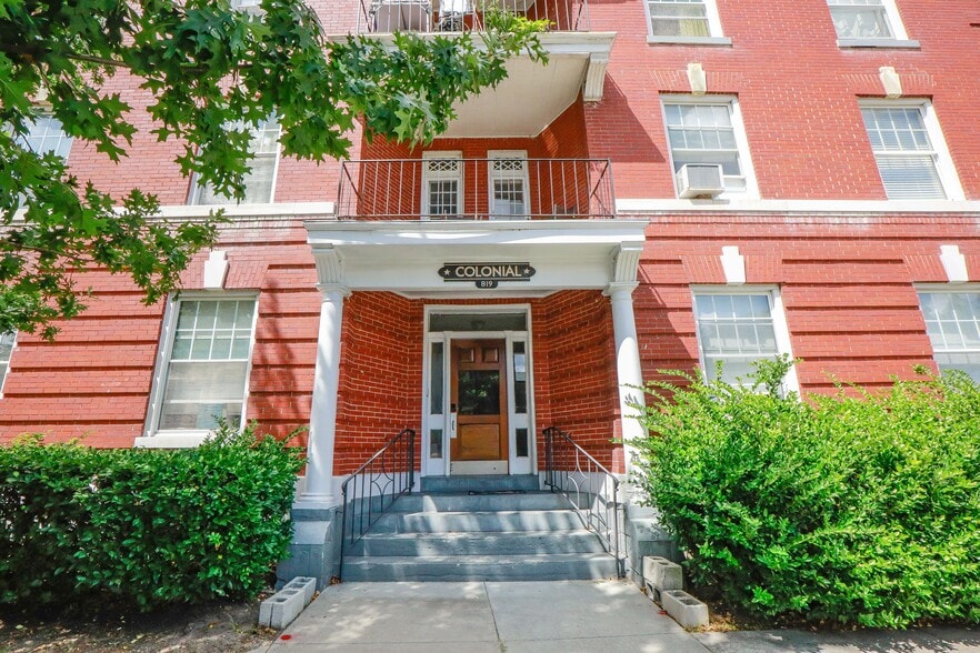 More Photos Of 819 Colonial Ave, Norfolk Apartments For Sale