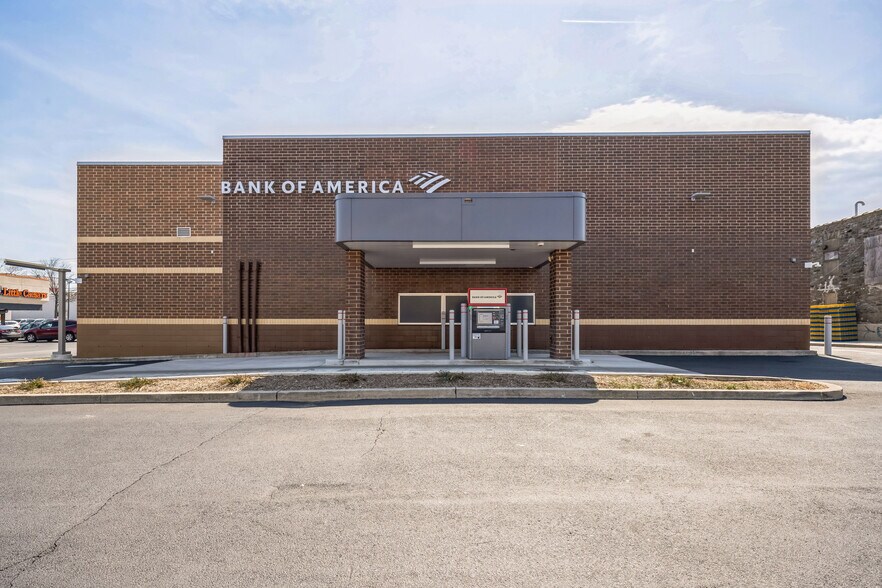 More Photos Of 5692 Rising Sun Ave, Philadelphia Bank For Sale