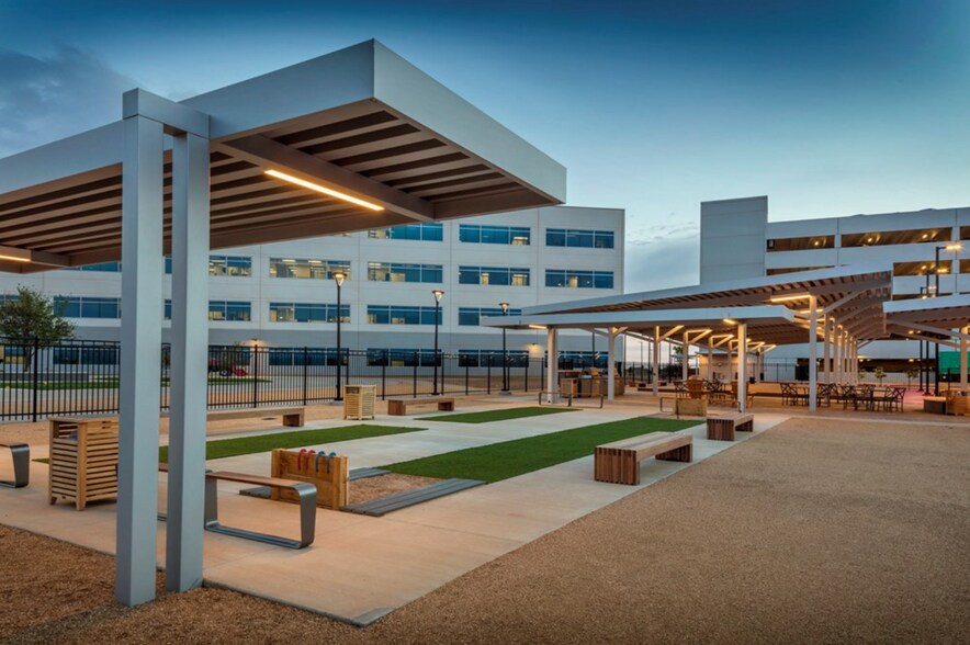 More Photos Of 6001 Deauville, Midland Office For Lease