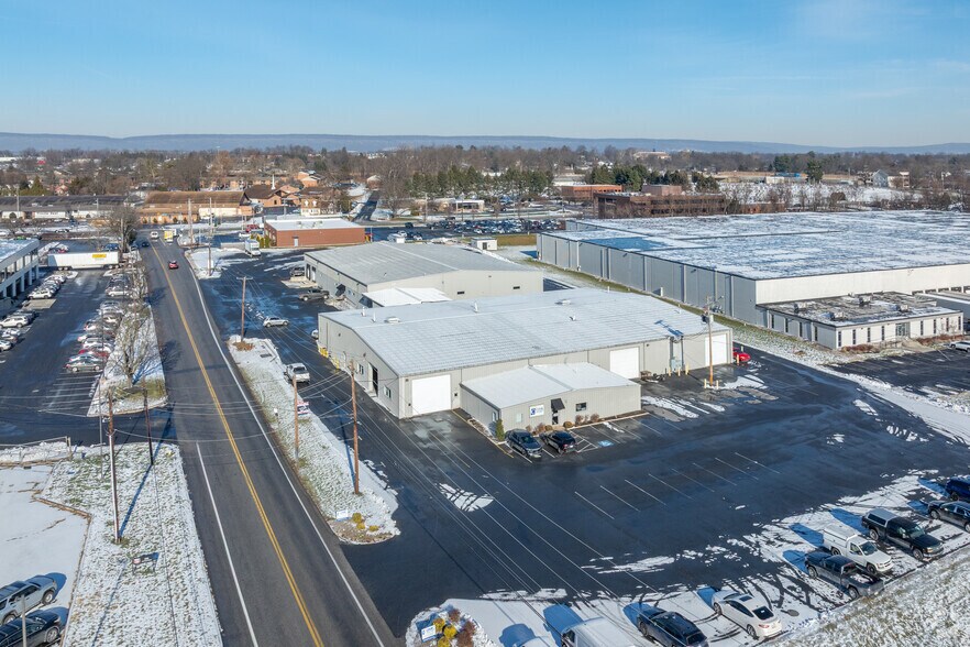 More Photos Of 415 Railroad Ave, Shiremanstown Warehouse For Lease
