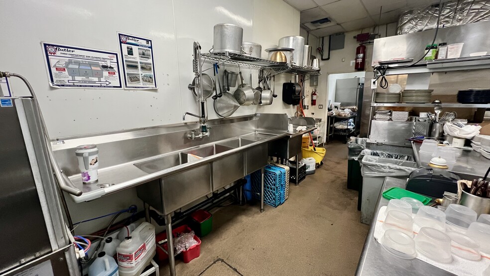 More Photos Of 6744 Greenleaf Ave, Whittier Loft Creative Space For Lease