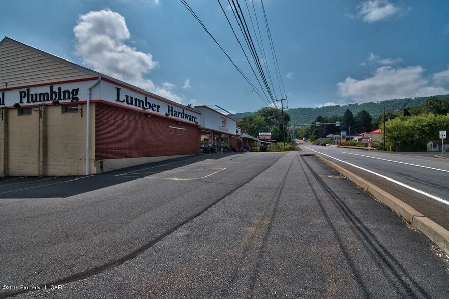 More Photos Of 541 State Route 93, Sugarloaf Light Distribution For Lease