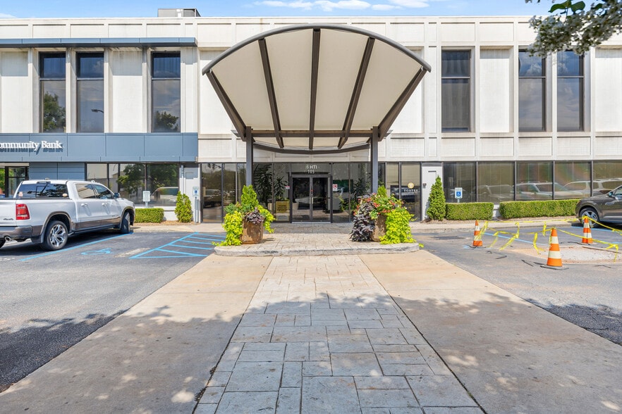 Primary Photo Of 105 N Spring St, Greenville Office For Lease