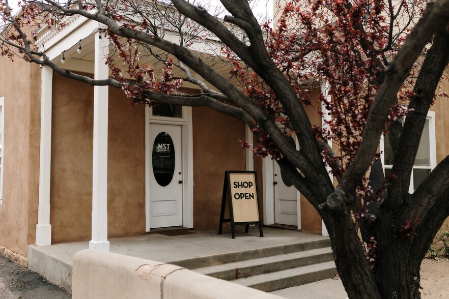 More Photos Of 220 W Manhattan Ave, Santa Fe Hotel For Sale