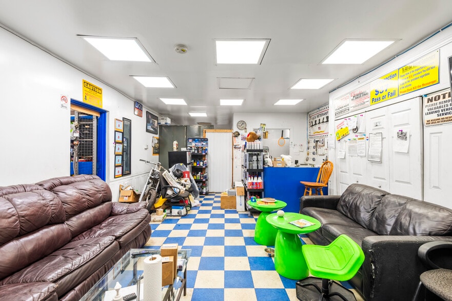 More Photos Of 45-35 39th St, Long Island City Warehouse For Lease