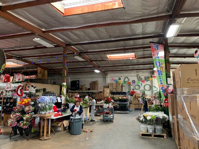 More Photos Of 15505-15515 Minnesota Ave, Paramount Warehouse For Lease