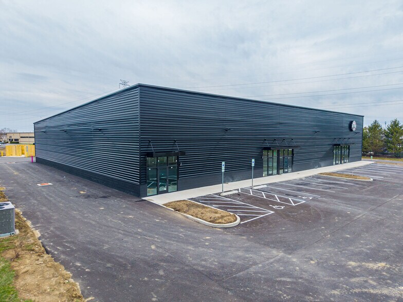 More Photos Of 7710 Corporate Blvd, Plain City Flex For Lease