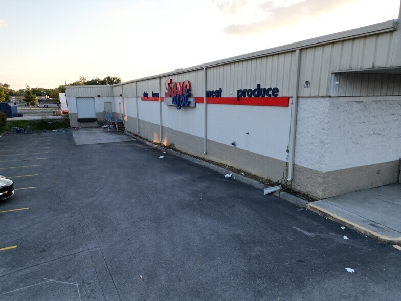 More Photos Of 3850 Holston Dr, Knoxville Supermarket For Sale