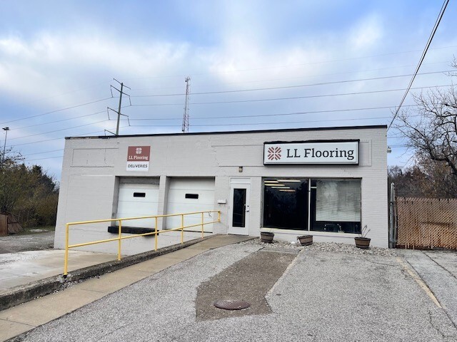 Primary Photo Of 540 Brookpark Rd, Cleveland Warehouse For Lease