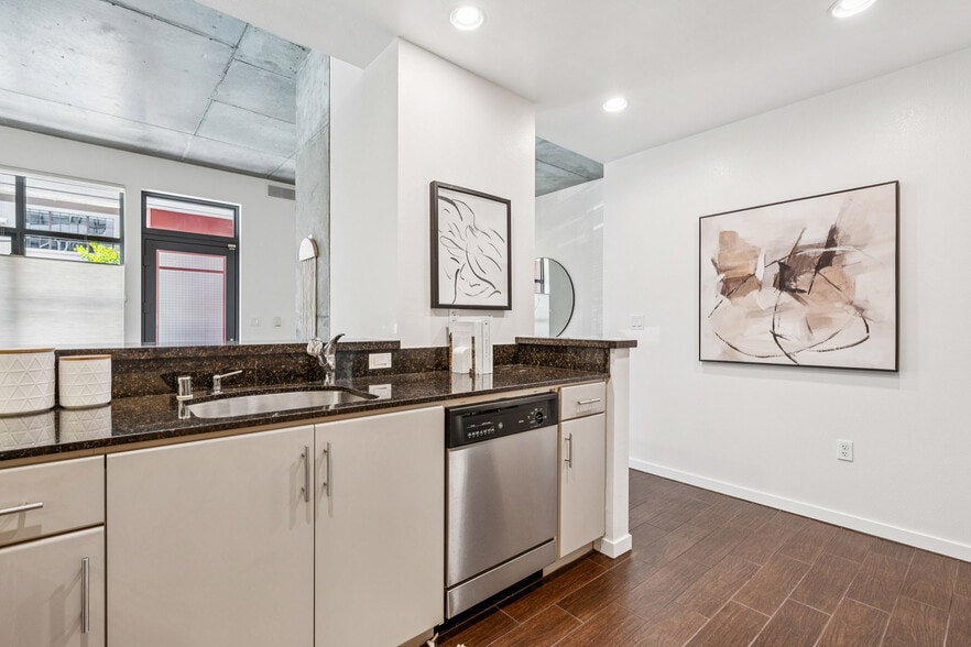 More Photos Of 288 3rd St, Oakland Apartments For Sale