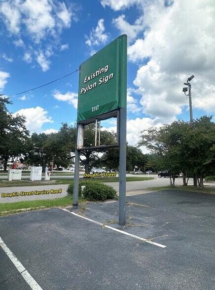 More Photos Of 3165 Dauphin St, Mobile Freestanding For Sale