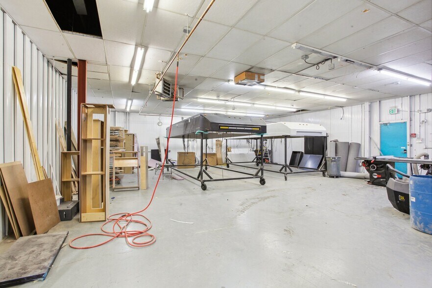More Photos Of 711 S Bowen St, Longmont Warehouse For Lease