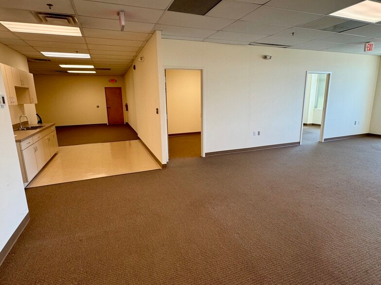 More Photos Of 10621 Gateway Blvd, Manassas Office For Lease