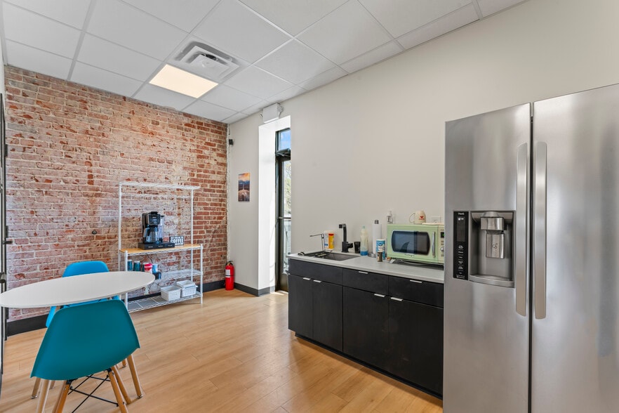 More Photos Of 108 N Arendell Ave, Zebulon Office For Sale