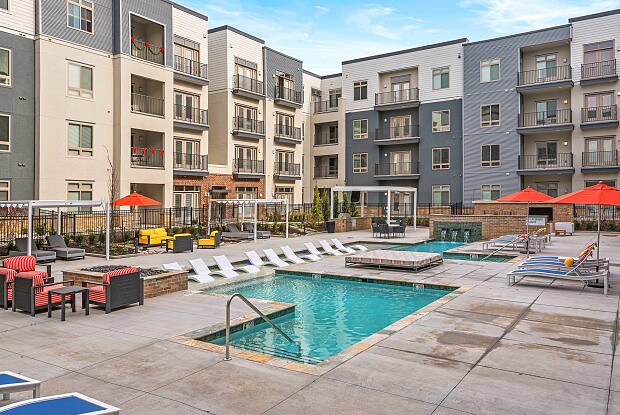 More Photos Of 8045 Metcalf Ave, Overland Park Apartments For Lease