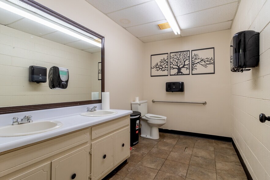 More Photos Of 2 Harker Rd, Fort Oglethorpe Religious Facility For Sale