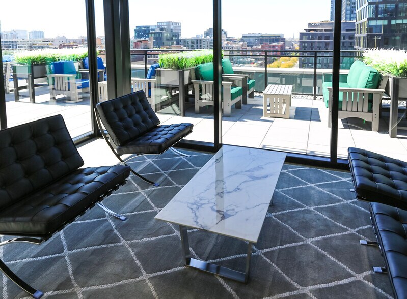 More Photos Of 732 W Randolph St, Chicago Unknown For Lease