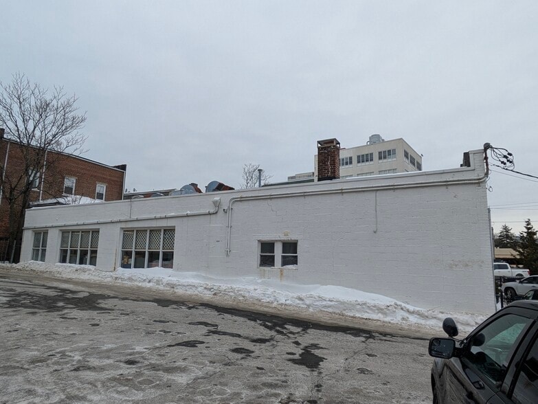 More Photos Of 5 Rollhaus Pl, Port Chester Auto Repair For Sale