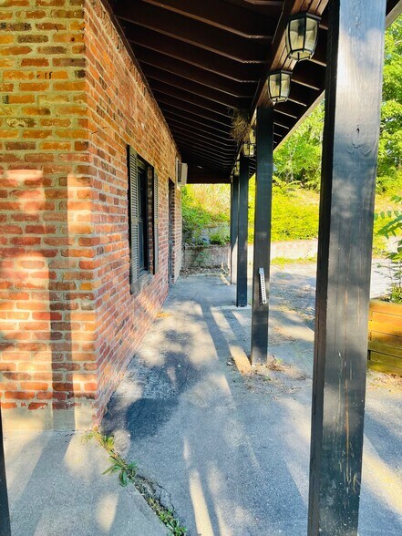 More Photos Of 85 Taft Ave, Arlington Restaurant For Lease