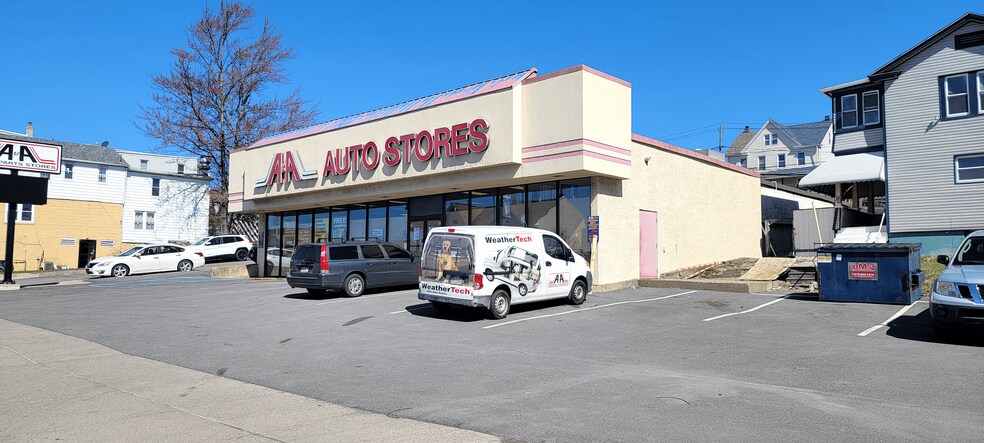 More Photos Of 459 W Broad St, Hazleton Auto Repair For Lease