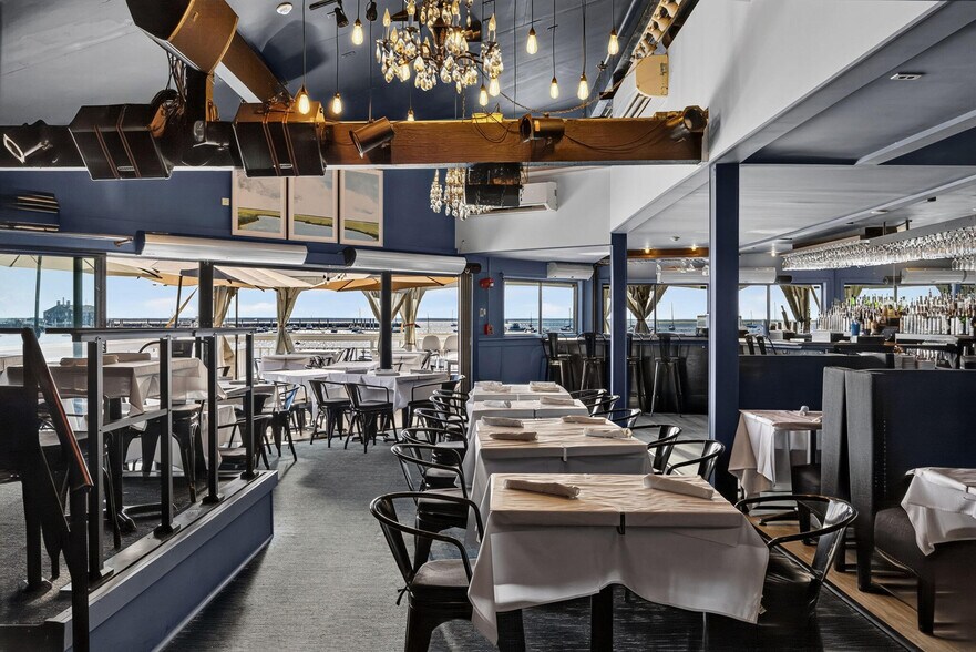 More Photos Of 193A Commercial St, Provincetown Bar For Sale