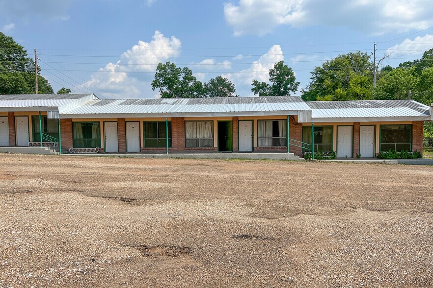 More Photos Of 819 W 7th St, Texarkana Hotel For Sale