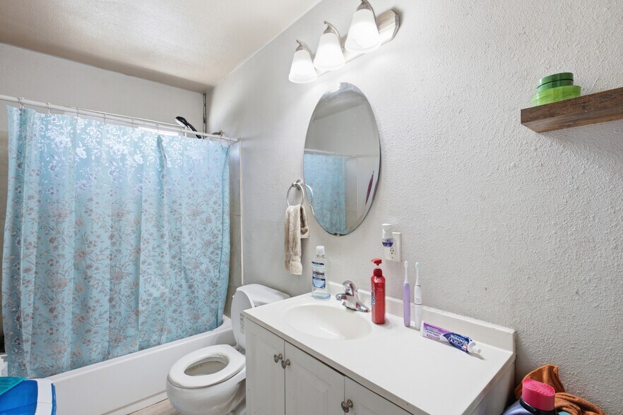 More Photos Of 4806 Guymon St, San Diego Apartments For Sale