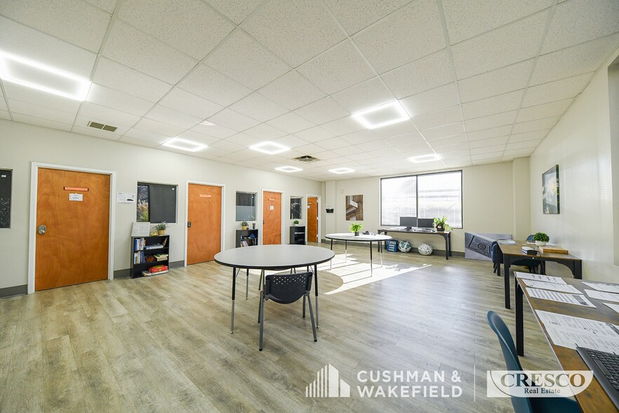 More Photos Of 14445 Broadway Ave, Cleveland Office For Sale