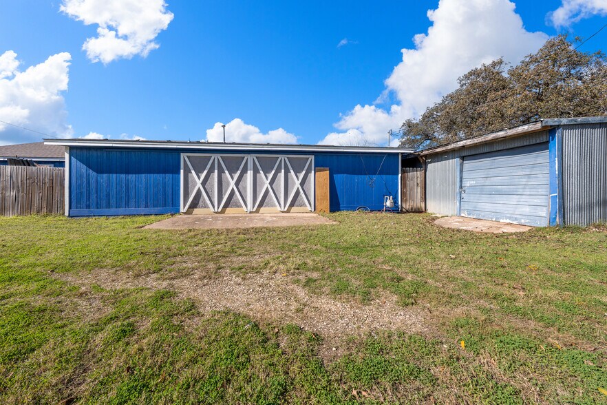 More Photos Of 3715 Bellmead Dr, Bellmead Office For Sale
