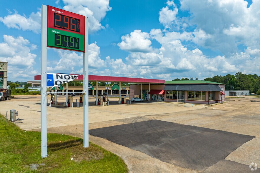 More Photos Of 5750 I 55 South, Byram Storefront For Sale